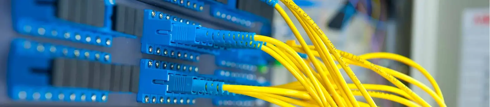 Antena de enlace inalámbrico para cámaras en un predio