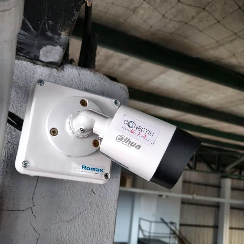 Cámara bullet Dahua instalada por Conectiu en el depósito de Antina